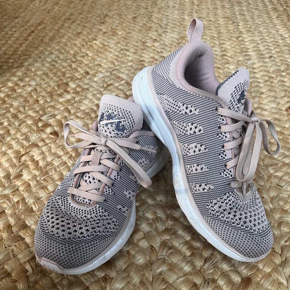 APL sneaker